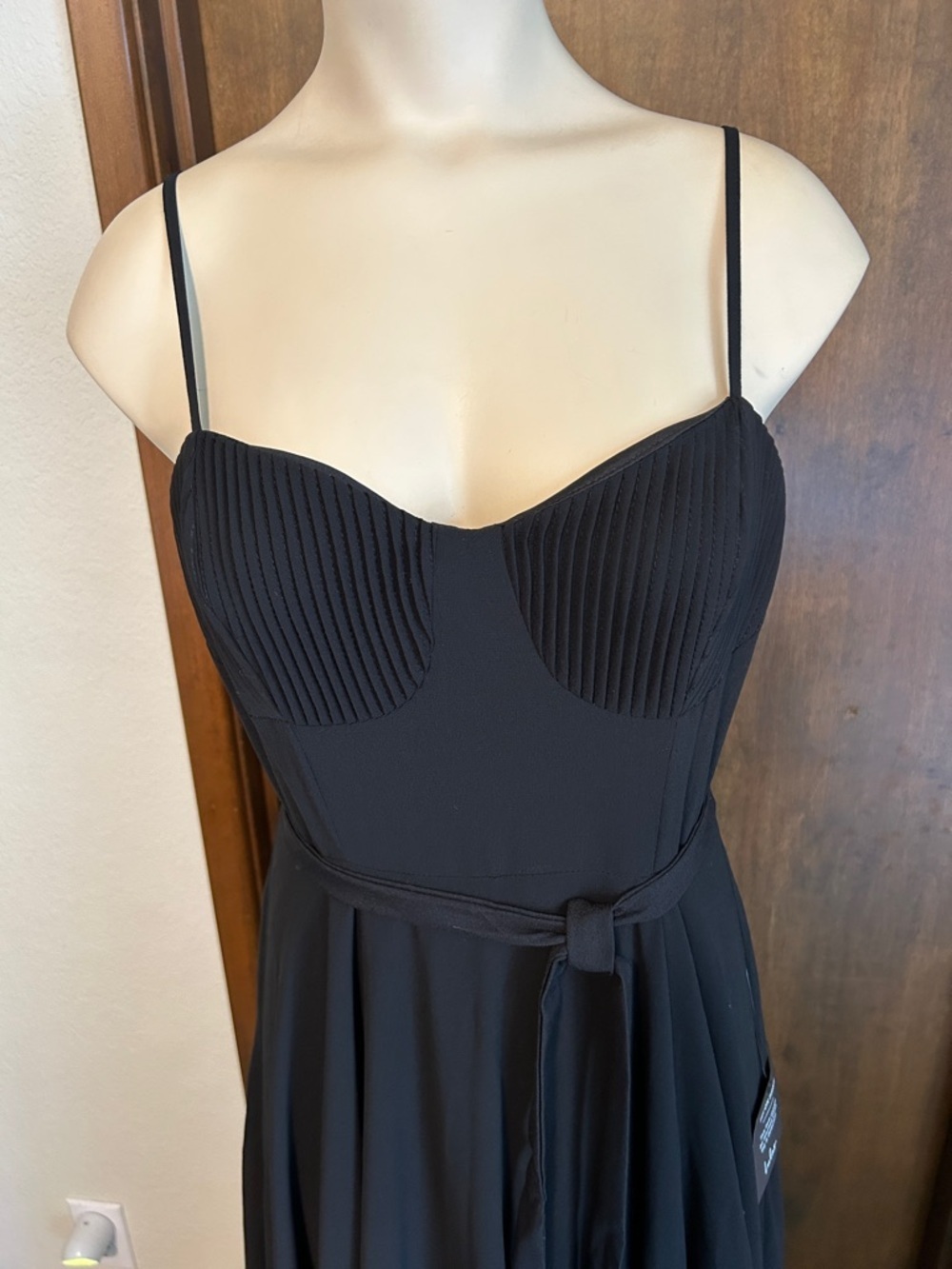 LULUS  BLACK MAXI DRESS WITH SWEETHEART BODICE AJUSTABLE STRAPS SMALL - Picture 2 of 15